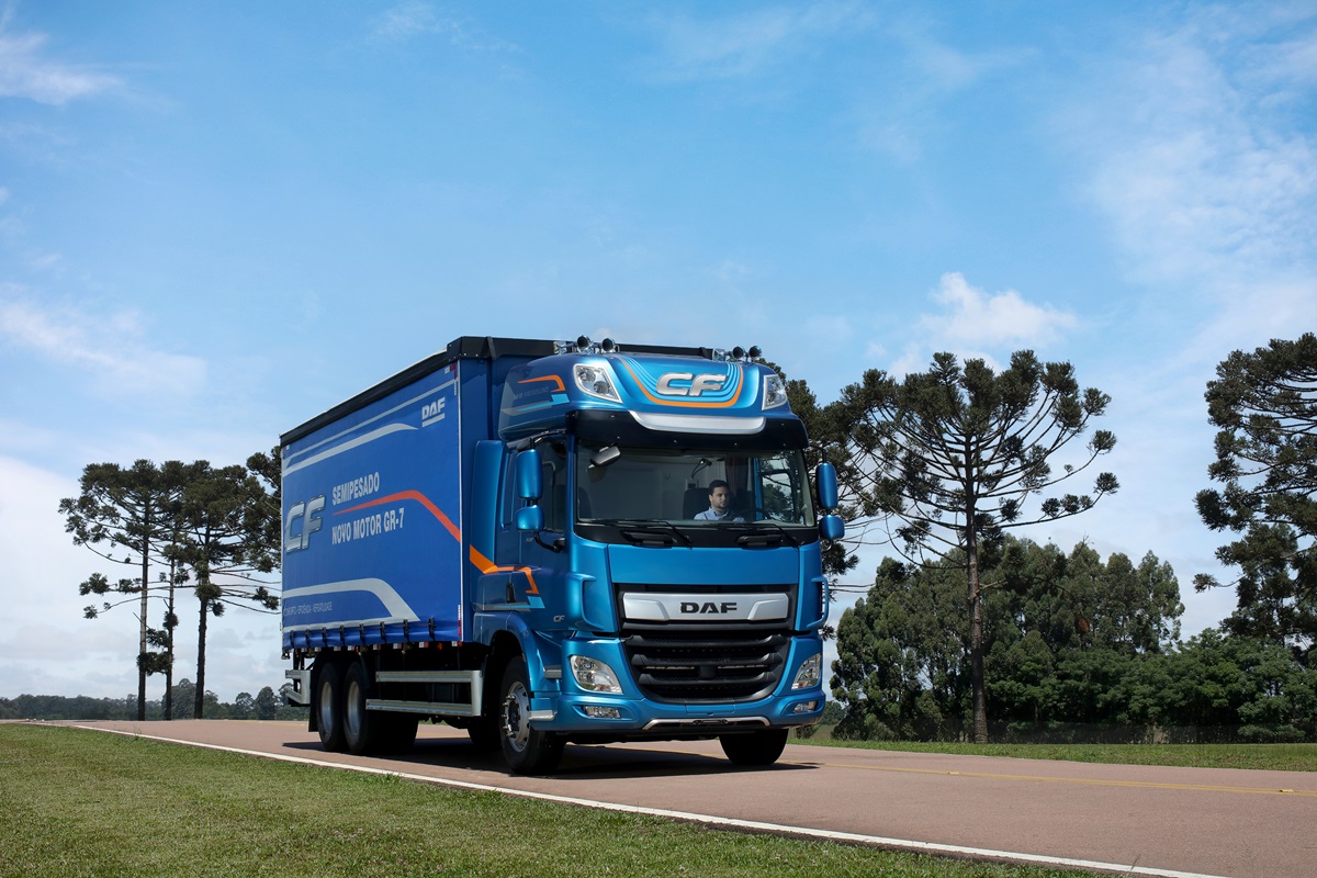 Novo DAF CF com Motor PACCAR GR-7